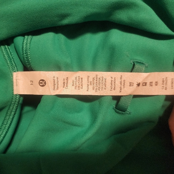 Lululemon Kelly Green 4 Inch Align Shorts - Picture 2 of 2